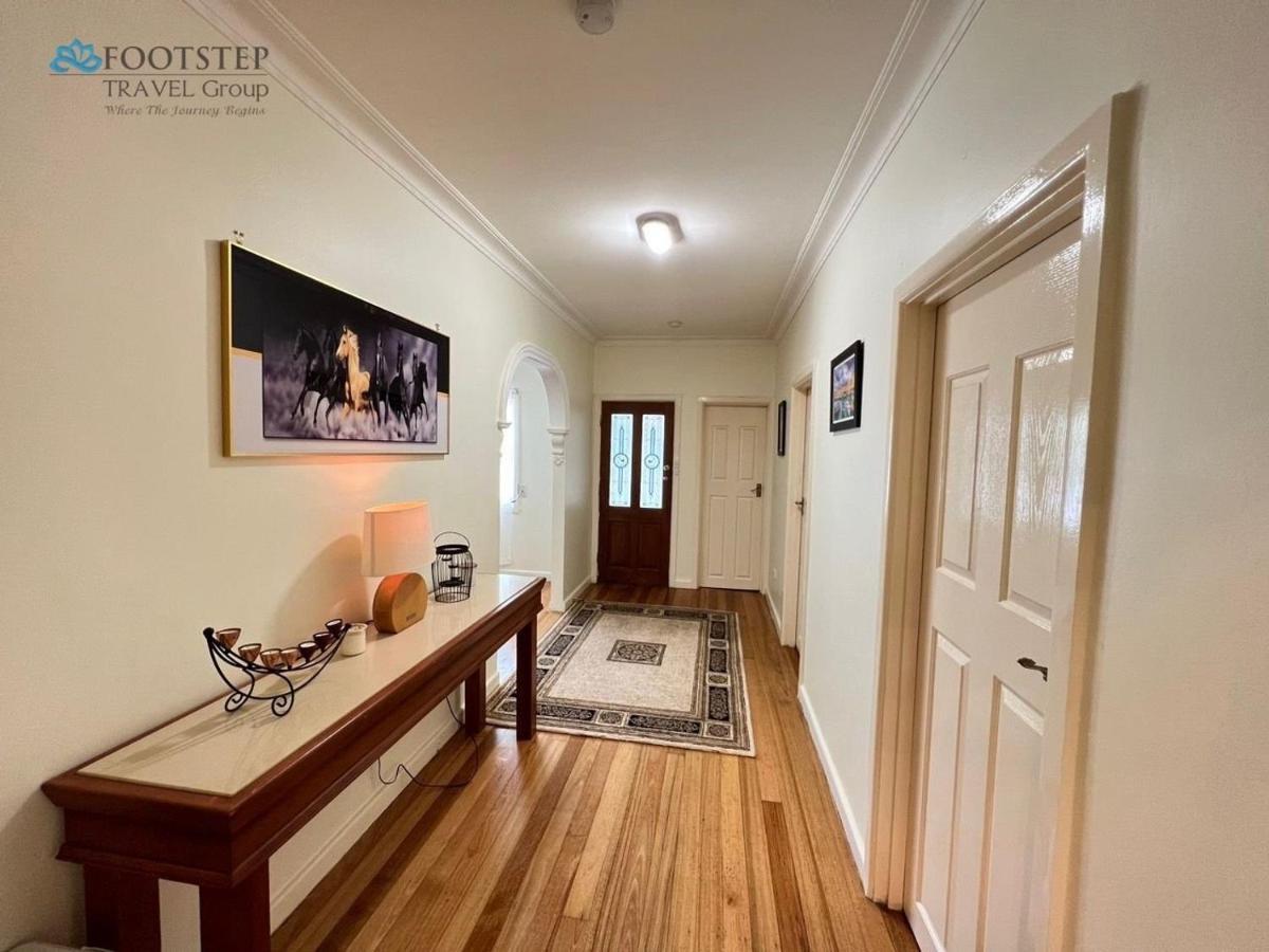 Cosy 4Br Home 15 Minutes Away From Melbourne Airport St Albans 外观 照片
